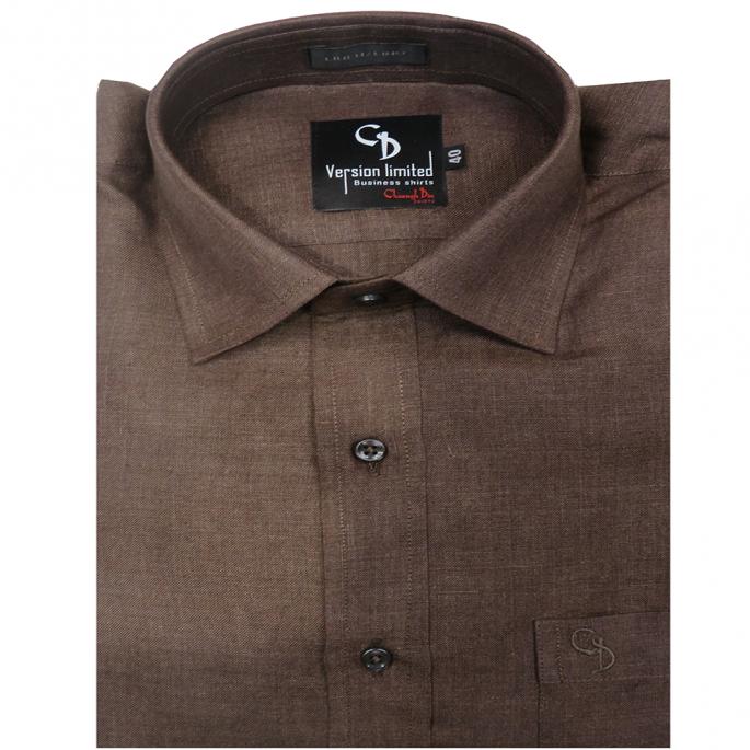 Stay at ease throughout the day by wearing this plain shirt,which has been made of pure linen.It also features full sleeves and a regular collar.