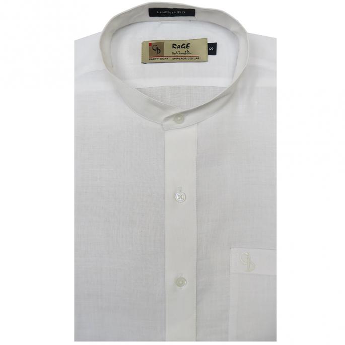 You can never have too many white shirts in your wardrobe.Smart and refined details create a shirt that goes with both traditional and modern.