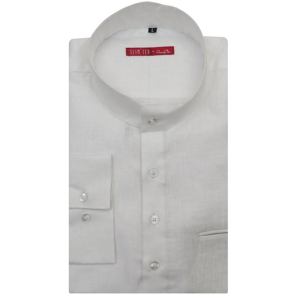 A classic white short kurta with mandarin collar and pocket detailing at the front.A timeless wardrobe essential that translates well as  day wear